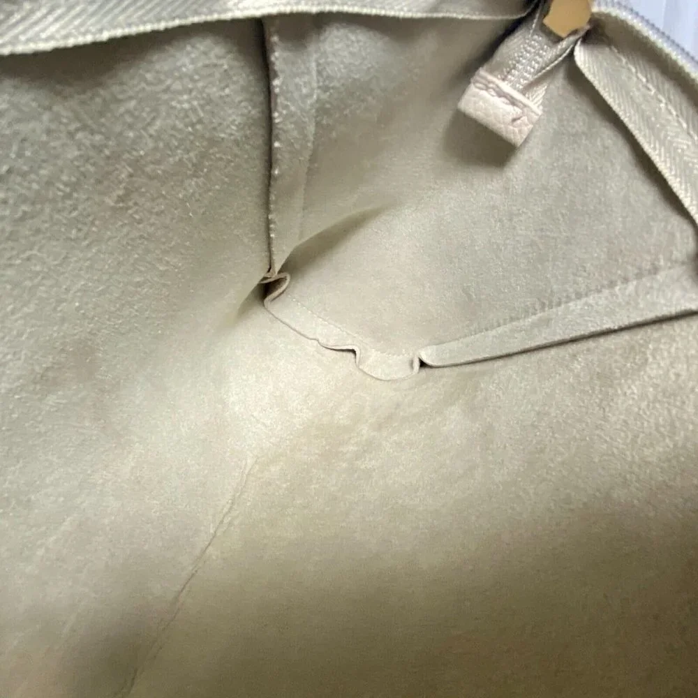DKNY Donna Karen‎ New York Cosmetics Makeup Bag Beige Zippered Clutch NWOT